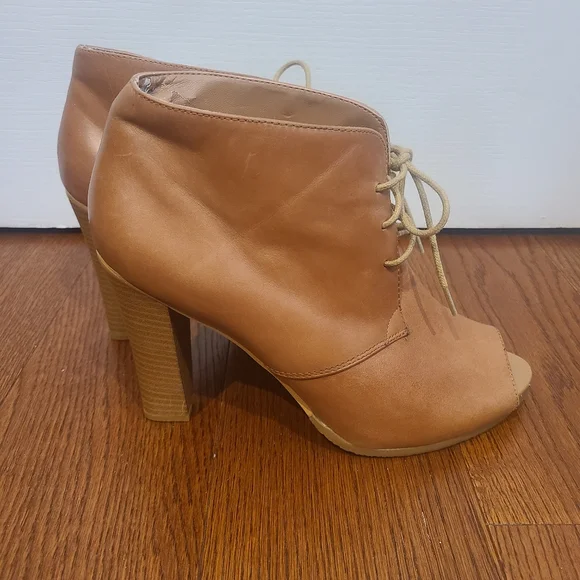 New Loft Shirlie open toe bootie, size 9, tan color, not in original box - Picture 8 of 9